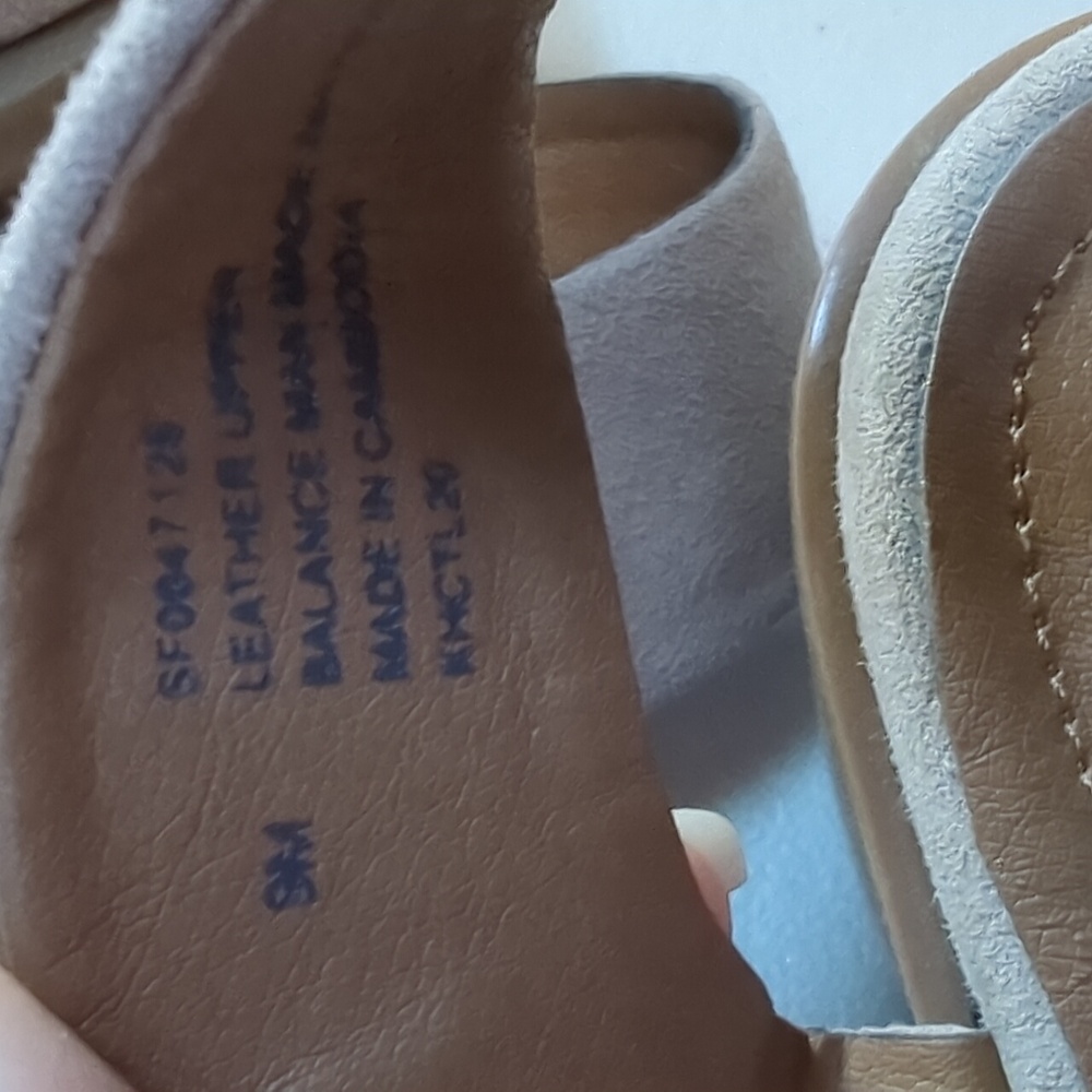 Sofft, Coryn, Taupe Suede Sandals. Size 9 - Picture 9 of 11